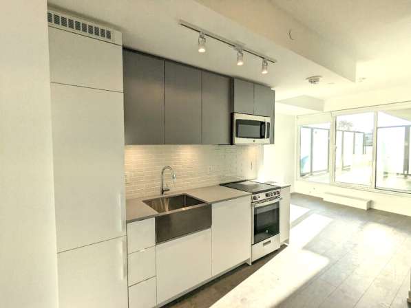 多伦多DT 1房1卫 Condo出租 Dufferin St & King St