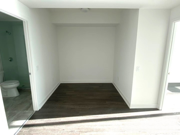 多伦多北约克2Bed+1den 2bath Condo出租 包车位水电暖气网络