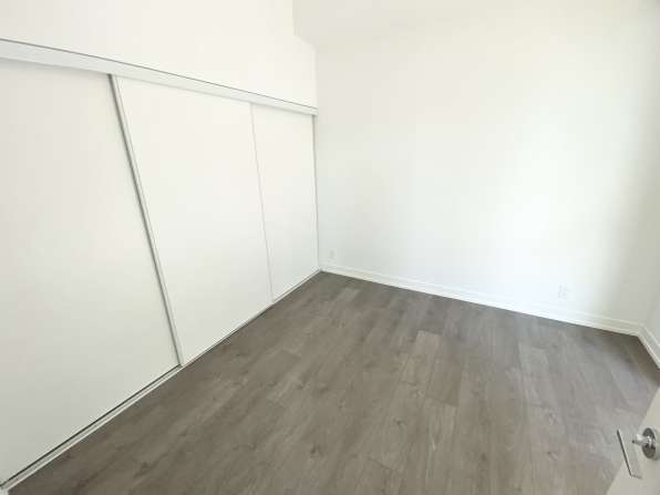 多伦多DT全新1+1den 1bath Condo出租 在liberty Village附近