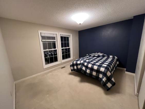 距离🇨🇦网红老街Unionville 步行仅5分钟即可到达的漂亮house整栋出租  有大客厅，