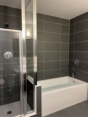 多伦多大学U Condo1080 Bay St.4401 主卧招租