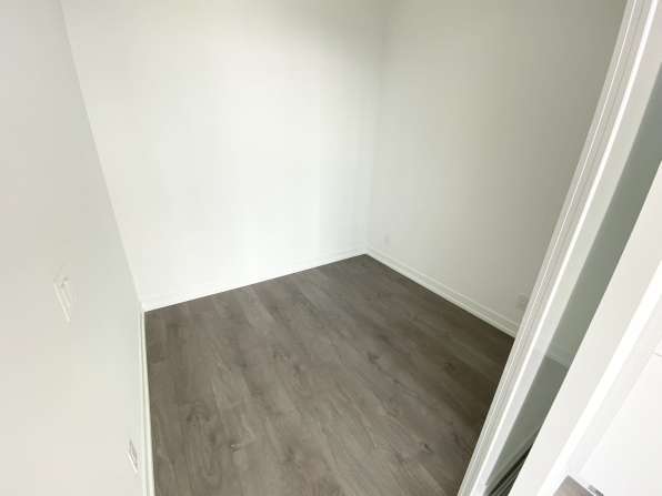 多伦多DT 1bed+1den 2bath Condo 出租 在Liberty Village社区