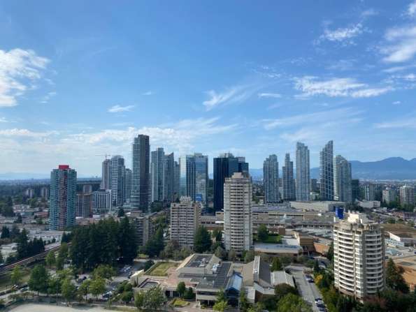 Metrotown高层2房2卫一厅出租