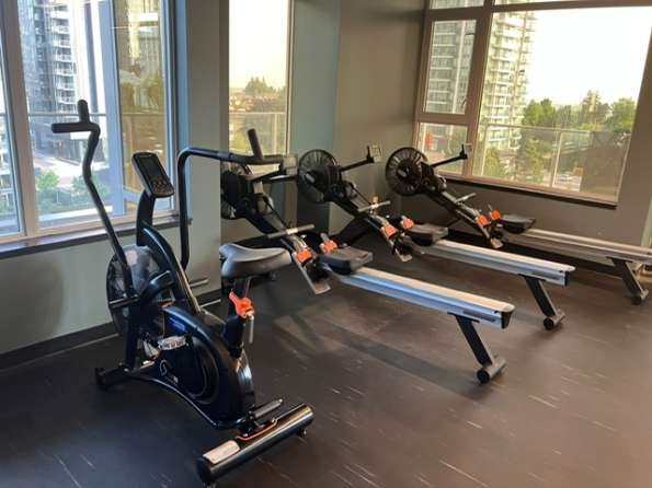 Master room in Metrotown