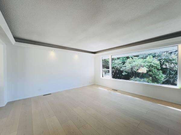 全新装修 3 房 1 卫Single House
